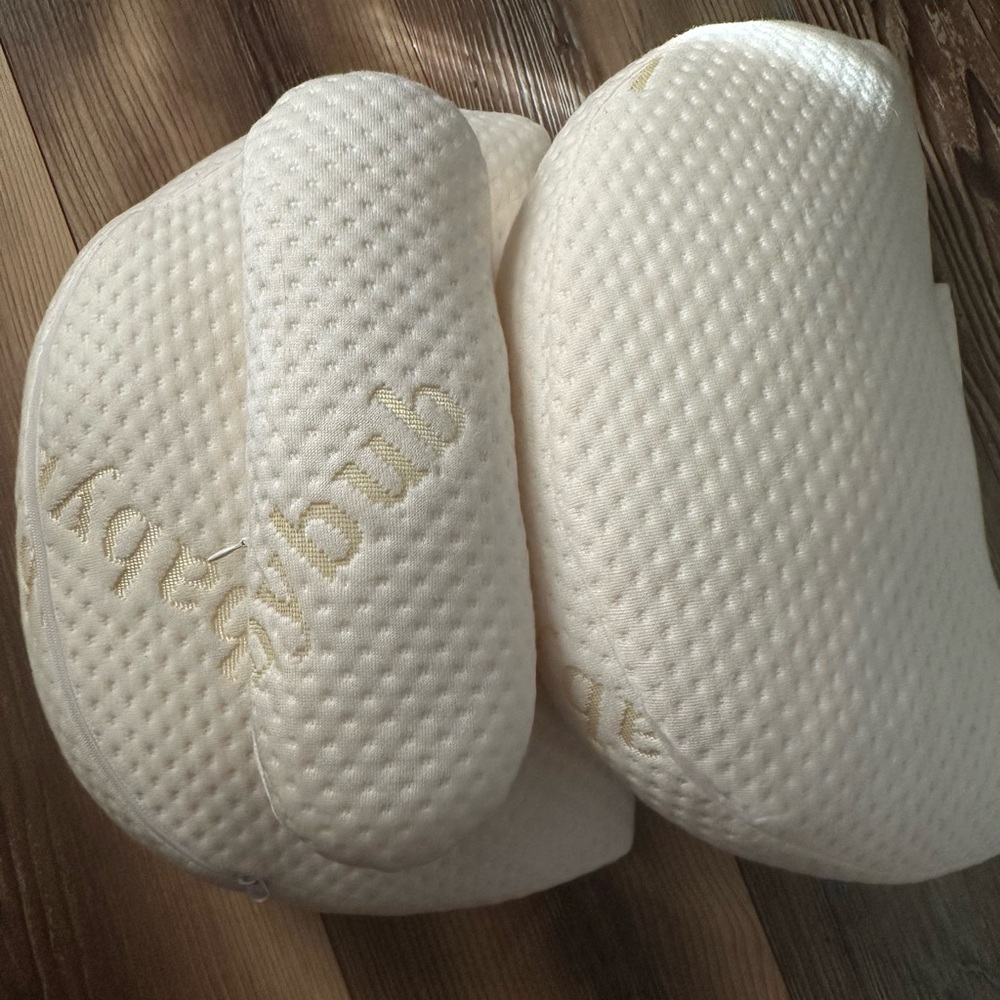 Babybub Cream Textured Maternity Pillow
